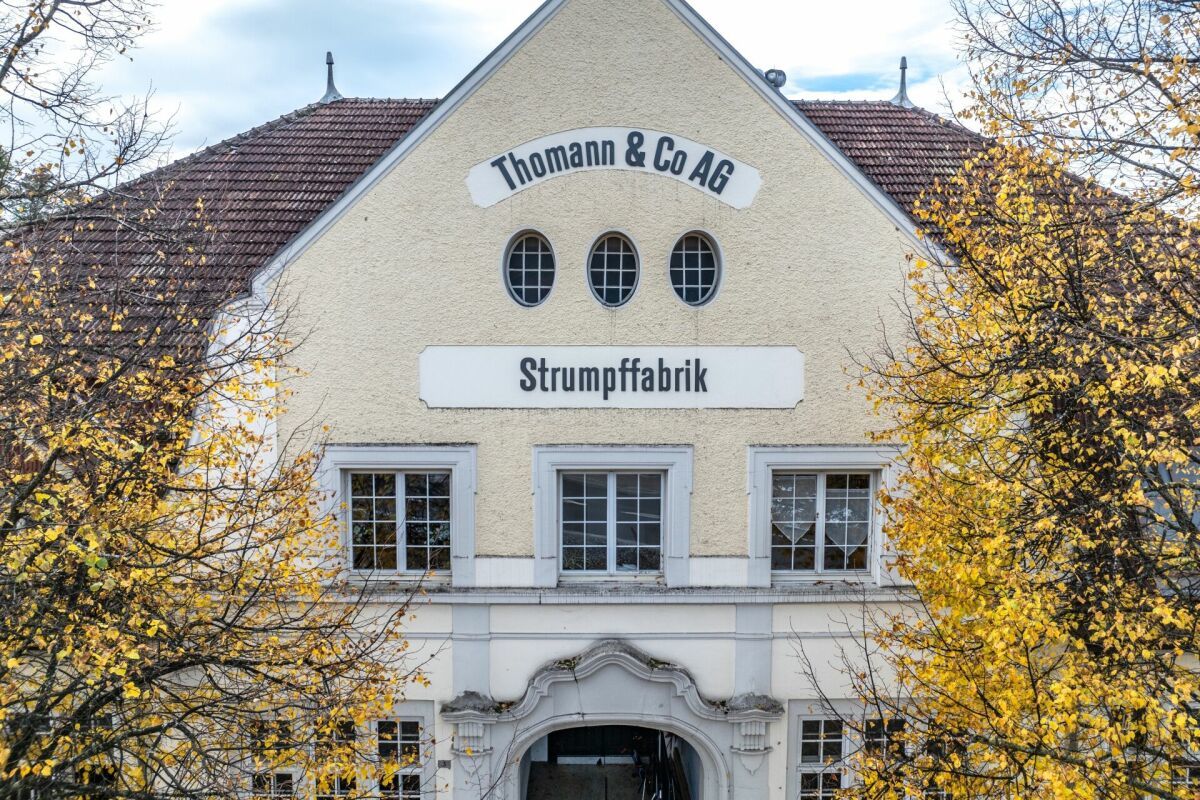Kopfbau, Ost-Fassade